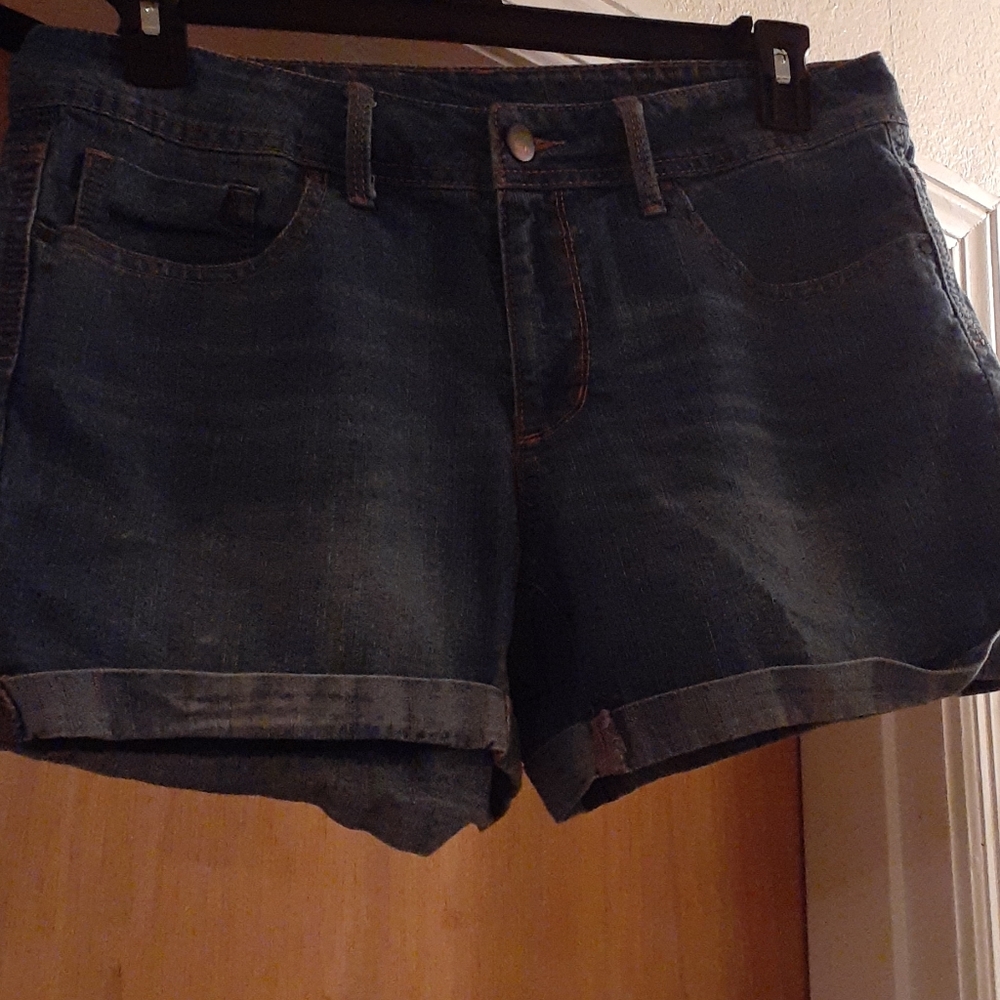 Ladies shorts